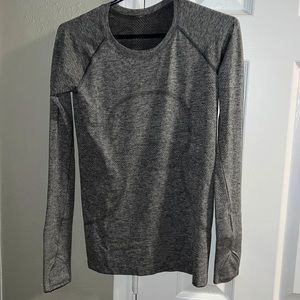 Lululemon Swiftly Tech Long Sleeve Size 6